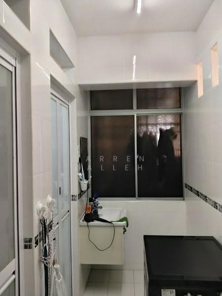 Rumah Flat untuk Dijual di Taman Pelangi Indah - Darren Jalleh - Laundry Area - PropertyGuru.com.my