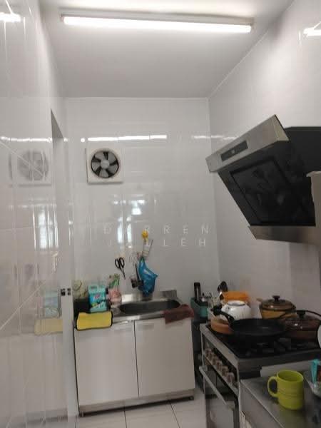 Rumah Flat untuk Dijual di Taman Pelangi Indah - Darren Jalleh - Kitchen - PropertyGuru.com.my