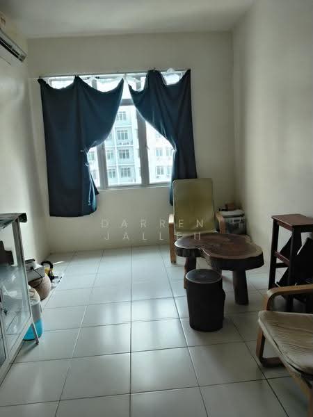 Rumah Flat untuk Dijual di Taman Pelangi Indah - Darren Jalleh - Living Room - PropertyGuru.com.my