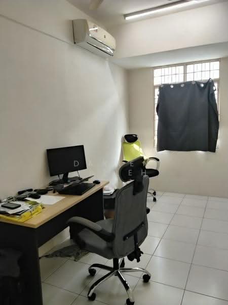 Rumah Flat untuk Dijual di Taman Pelangi Indah - Darren Jalleh - Second bedroom use as office - PropertyGuru.com.my