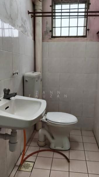 Apartment for Rent at Anggerik Apartment - Zann Fauzan - Bathroom - PropertyGuru.com.my