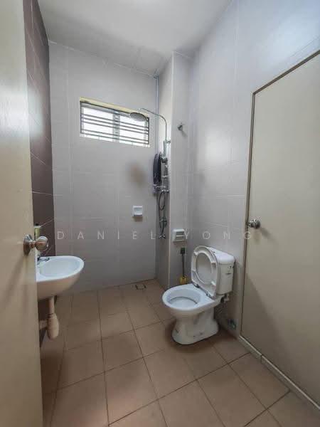 Rumah Kluster untuk Dijual di Kempas Utama (Tebrau) - Daniel Yong - Bathroom - PropertyGuru.com.my