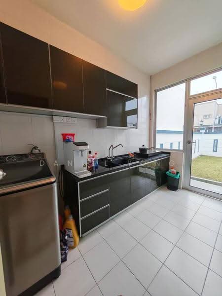 Rumah Kluster untuk Dijual di Kempas Utama (Tebrau) - Daniel Yong - Kitchen - PropertyGuru.com.my