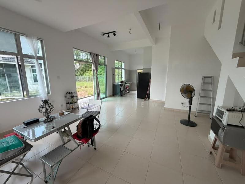 Semi-Detached House for Rent in Kelapa Sawit (Kulai) - Ken Liew - Living Room - PropertyGuru.com.my