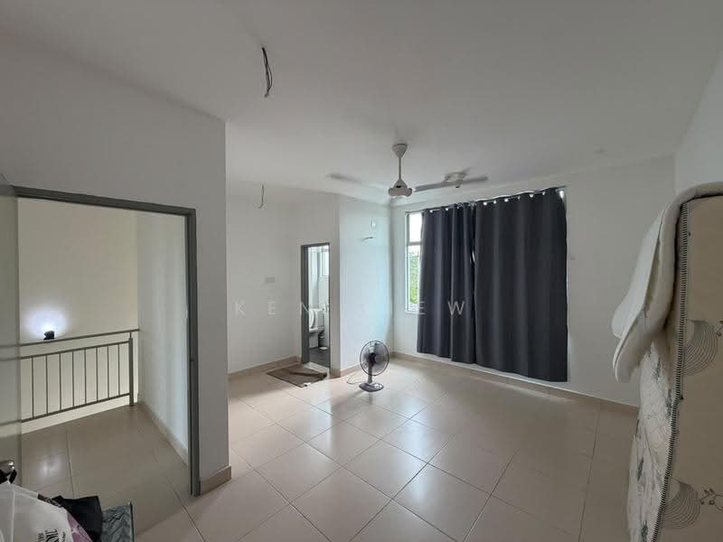 Semi-Detached House for Rent in Kelapa Sawit (Kulai) - Ken Liew - Living Room - PropertyGuru.com.my