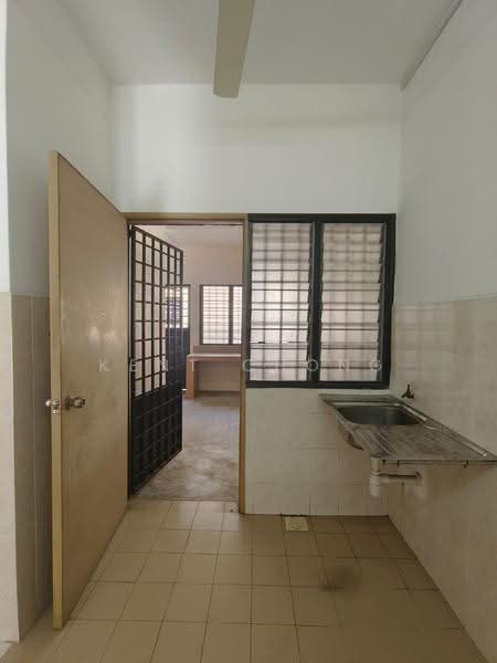 2-storey Terraced House for Rent in Taman Puncak Jalil (Seri Kembangan) - Kent Chong - Kitchen - PropertyGuru.com.my