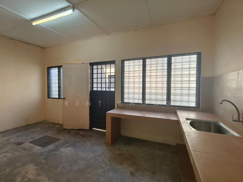 2-storey Terraced House for Rent in Taman Puncak Jalil (Seri Kembangan) - Kent Chong - Kitchen - PropertyGuru.com.my