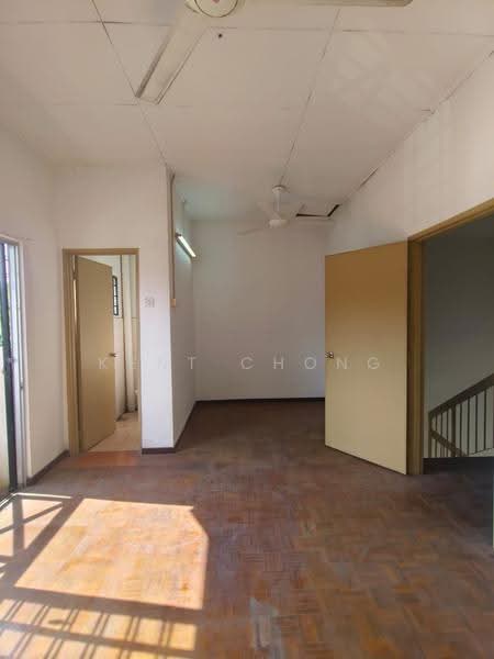 2-storey Terraced House for Rent in Taman Puncak Jalil (Seri Kembangan) - Kent Chong - Living Room - PropertyGuru.com.my