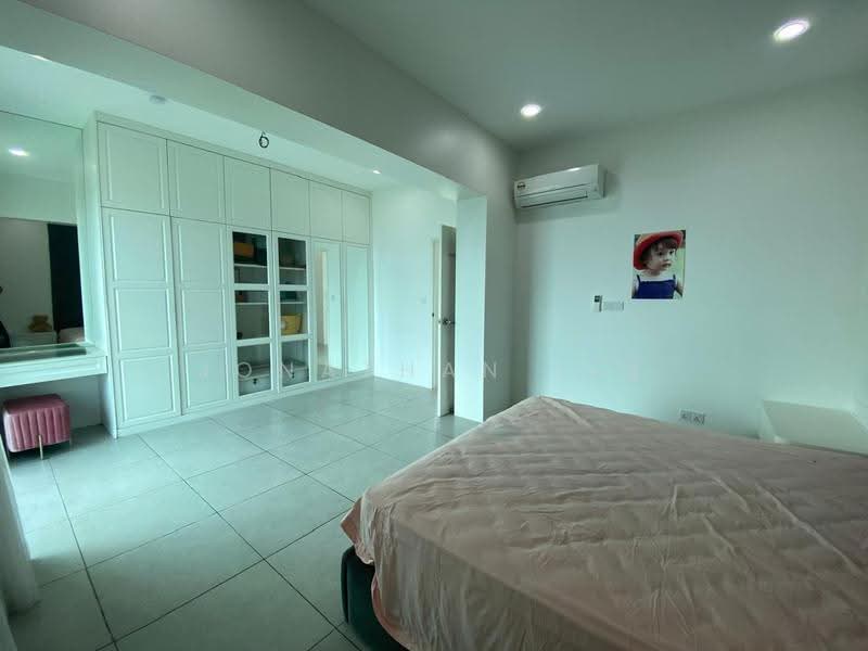 Kediaman Servis untuk Dijual di Meritus Residensi - Jonathan Lee - Bedroom - PropertyGuru.com.my