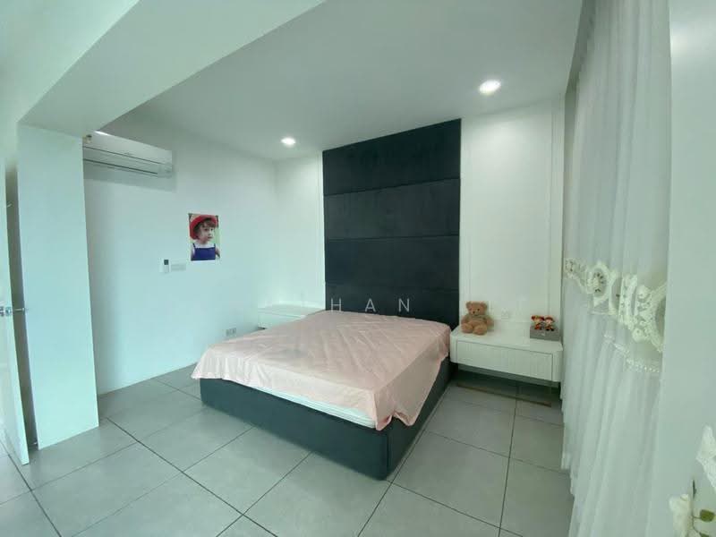 Kediaman Servis untuk Dijual di Meritus Residensi - Jonathan Lee - Bedroom - PropertyGuru.com.my