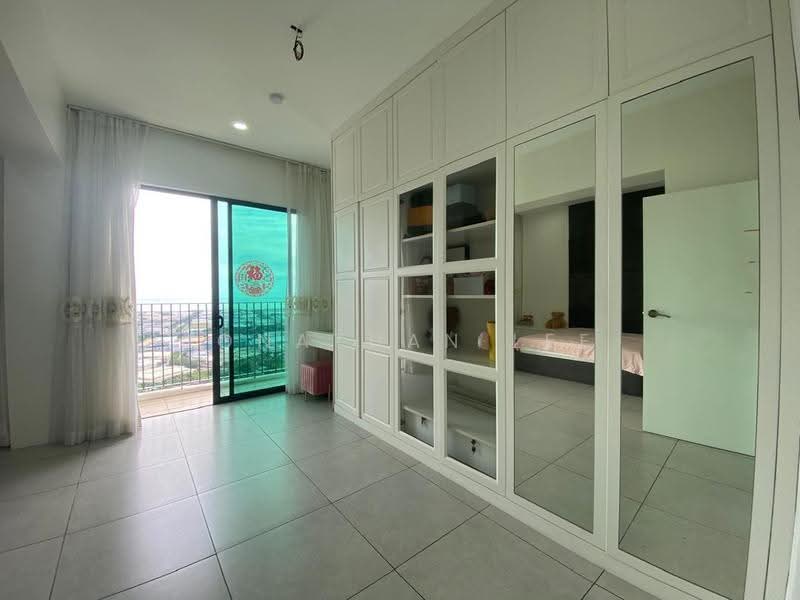 Kediaman Servis untuk Dijual di Meritus Residensi - Jonathan Lee - Bedroom - PropertyGuru.com.my