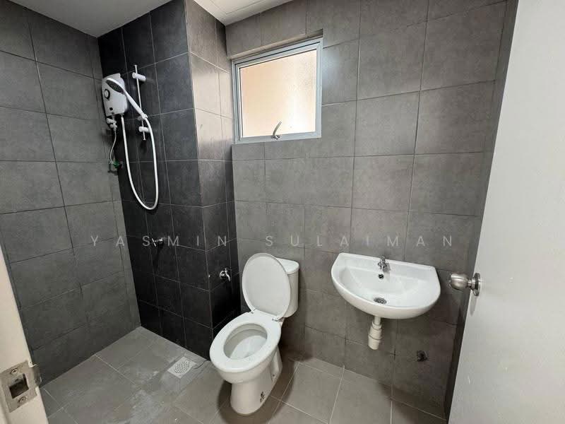 Kondominium untuk Disewa di Residensi Sateria - Yasmin Sulaiman - Bathroom - PropertyGuru.com.my