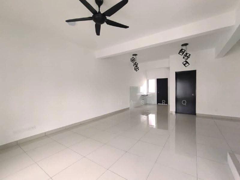2-storey Terraced House for Rent in Bukit Rahman Putra (Sungai Buloh) - Amirul Nasyriq - Living Room - PropertyGuru.com.my