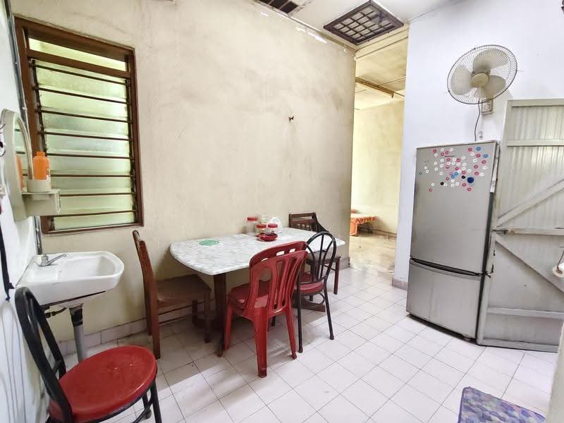 1-storey Terraced House for Sale in Batu Gajah (Perak) - Chris Chin - Dining Room - PropertyGuru.com.my
