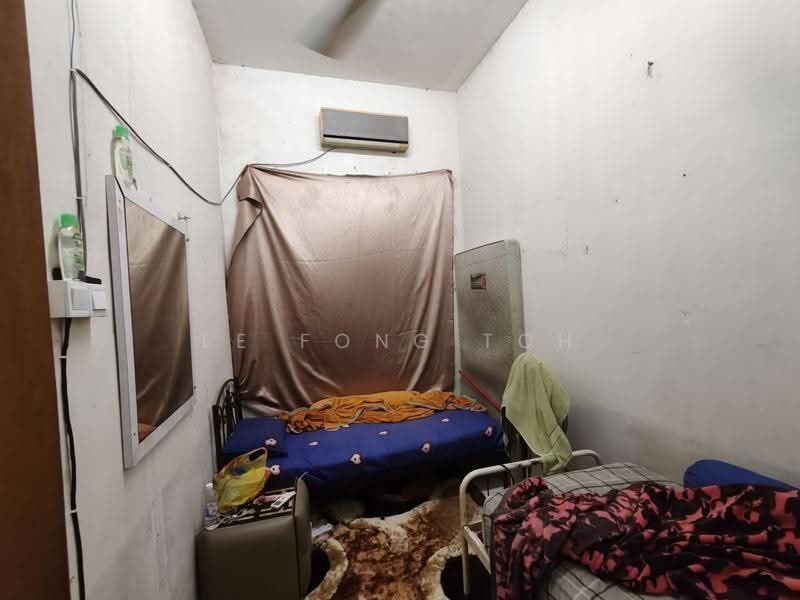 2-storey Terraced House for Sale in Taman Dato' Chellam (Ulu Tiram) - Ee Fong Toh - Bedroom - PropertyGuru.com.my
