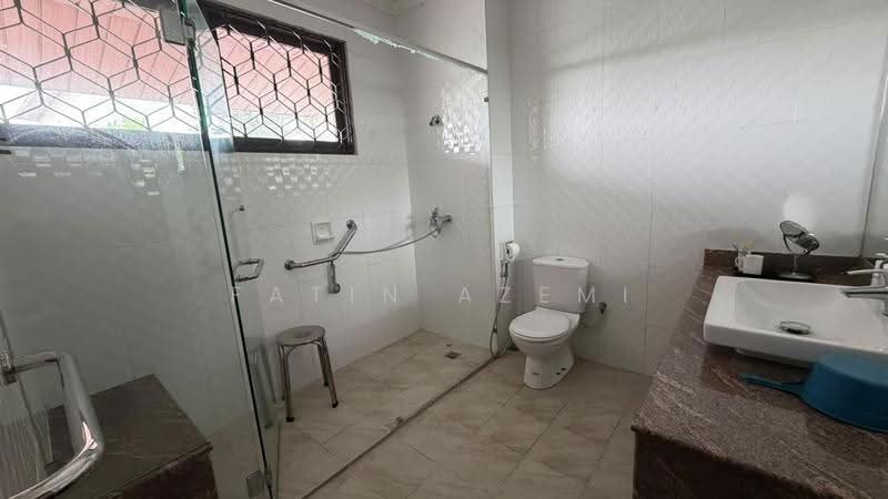 Rumah Banglo untuk Dijual di SS19 (Subang Jaya) - Fatin Azemi - Bathroom - PropertyGuru.com.my