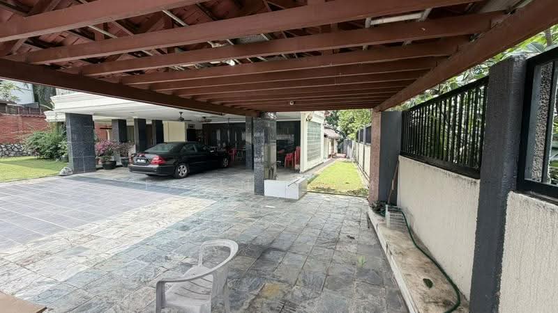 Rumah Banglo untuk Dijual di SS19 (Subang Jaya) - Fatin Azemi - Car Park - PropertyGuru.com.my