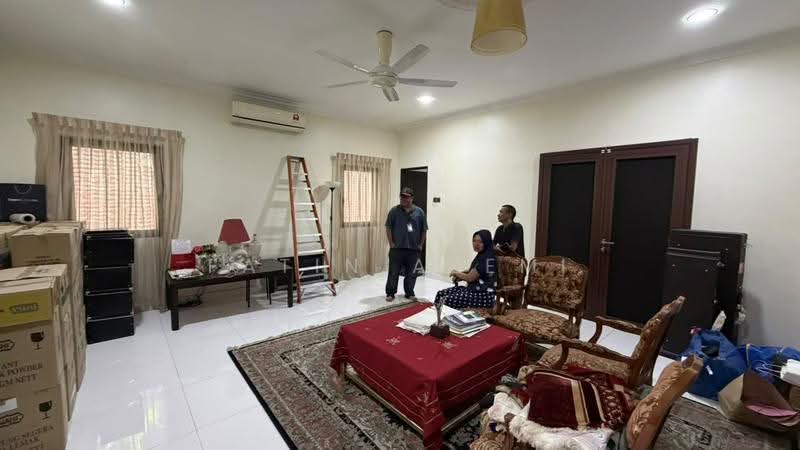 Rumah Banglo untuk Dijual di SS19 (Subang Jaya) - Fatin Azemi - Living Room - PropertyGuru.com.my