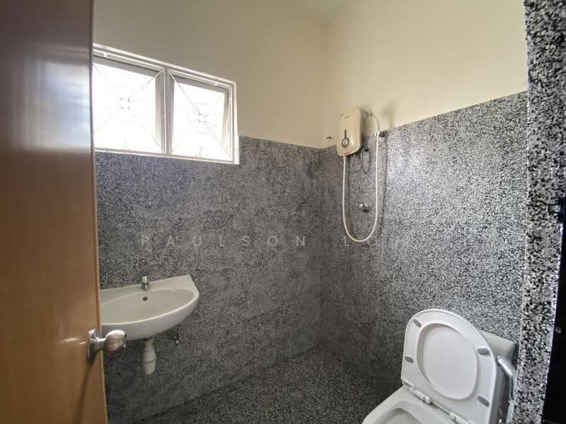 2-storey Terraced House for Rent in Bandar Baru Sri Petaling (Sri Petaling) - Paulson Loh - Bathroom - PropertyGuru.com.my