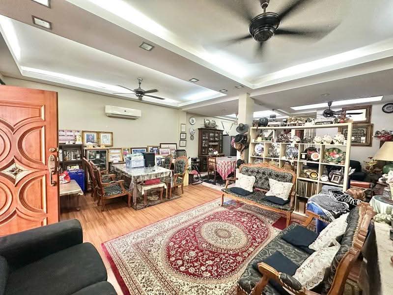 1.5-storey Terraced House for Sale in Keramat (Kuala Lumpur) - Ashraff Daniel - Living Room - PropertyGuru.com.my
