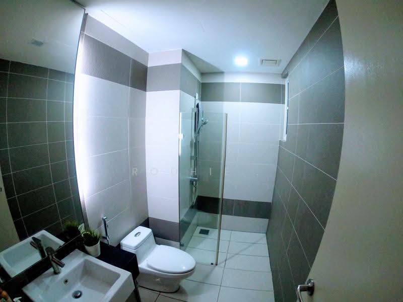 Kondominium untuk Disewa di Saville @ The Park - Rodhie . - Bathroom - PropertyGuru.com.my