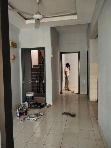 Pangsapuri untuk Disewa di Suria Apartment - Johnny Tan - Corridor - PropertyGuru.com.my