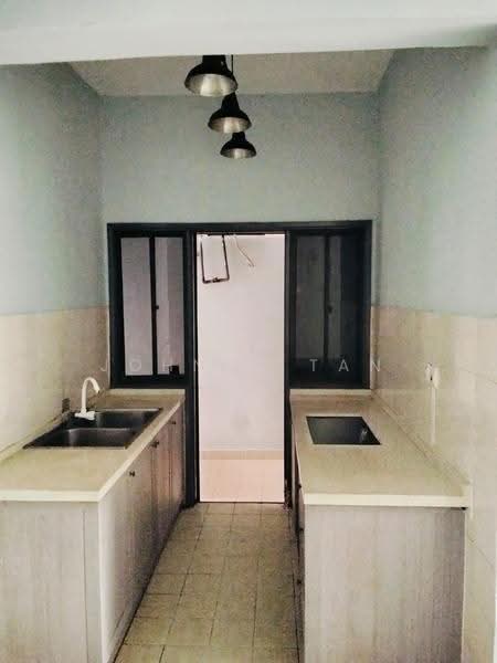 Pangsapuri untuk Disewa di Suria Apartment - Johnny Tan - Kitchen - PropertyGuru.com.my