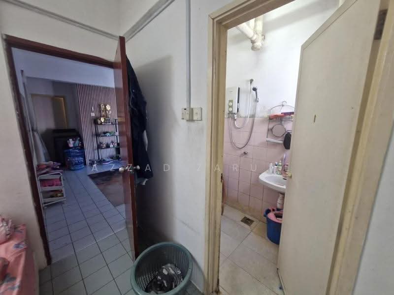 Condominium for Sale at Estana Court - Azzad Zarull - Bathroom - PropertyGuru.com.my