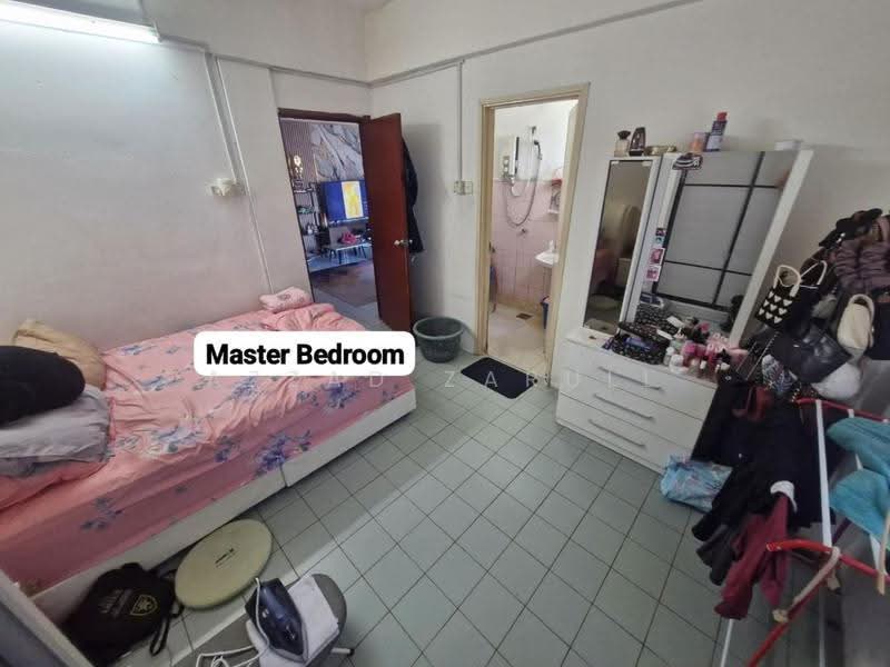 Condominium for Sale at Estana Court - Azzad Zarull - Master Bedroom - PropertyGuru.com.my