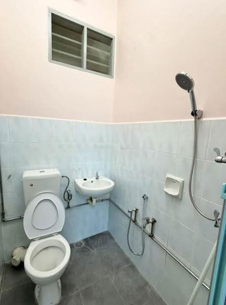 Pangsapuri untuk Disewa di Taman Jubilee Phase 5 - Weng Sern - Bathroom - PropertyGuru.com.my