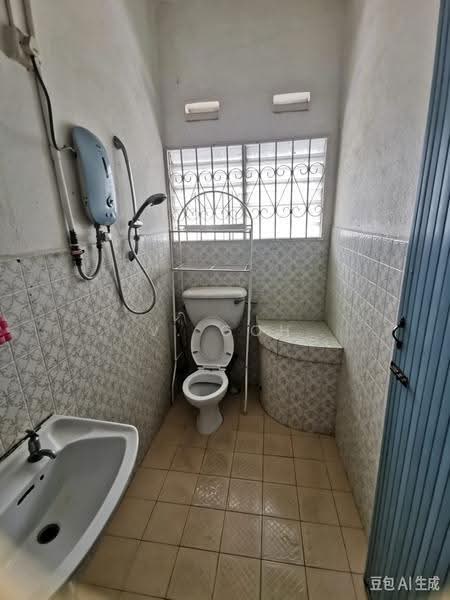 Rumah Berkembar untuk Dijual di Butterworth (Penang) - V. Goh - Bathroom - PropertyGuru.com.my