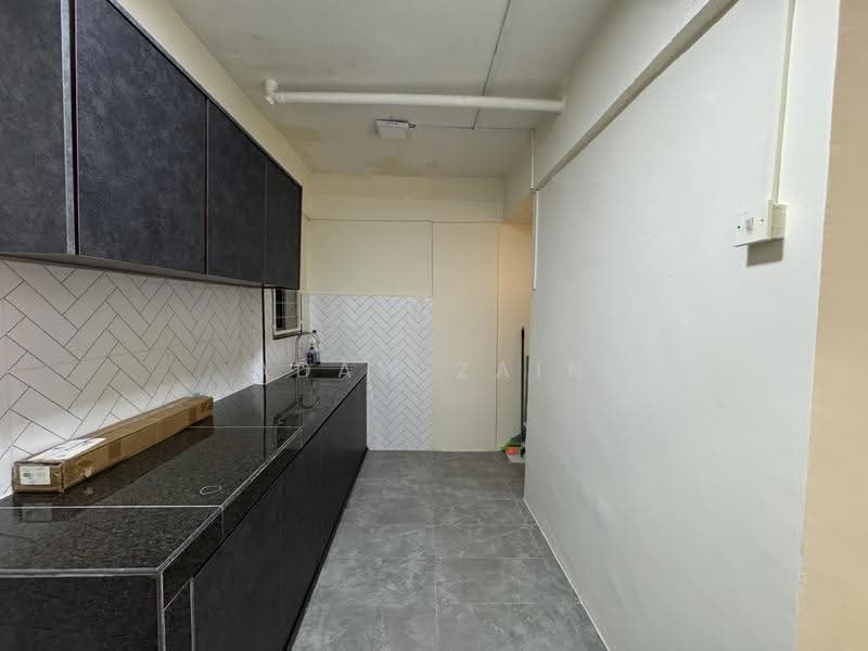 Flat for Rent at PKNS Seksyen 24 - Adaw Zain - Kitchen - PropertyGuru.com.my