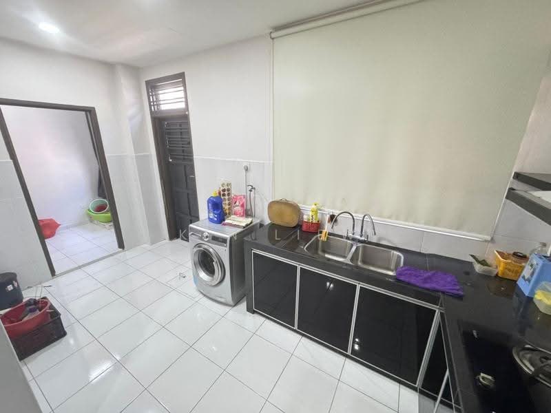Rumah Teres 2-Tingkat untuk Disewa di Taman Pulai Flora (Skudai) - Ken Liew - Kitchen - PropertyGuru.com.my