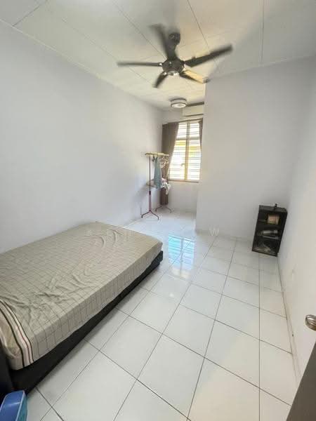 Rumah Teres 2-Tingkat untuk Disewa di Taman Pulai Flora (Skudai) - Ken Liew - Bedroom - PropertyGuru.com.my