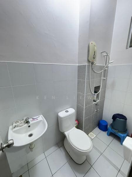 Rumah Teres 2-Tingkat untuk Disewa di Taman Pulai Flora (Skudai) - Ken Liew - Bathroom - PropertyGuru.com.my