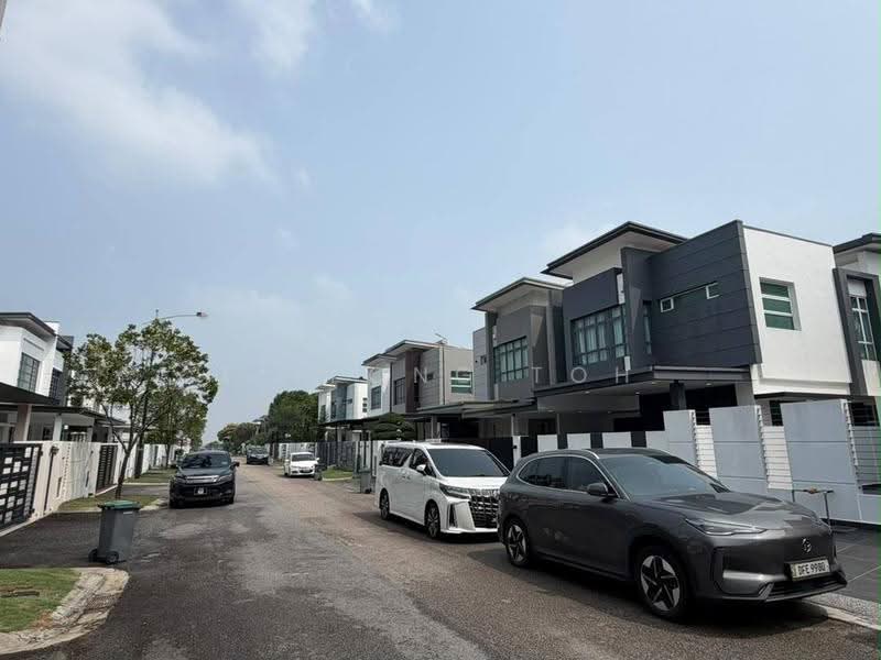 Rumah Berkembar untuk Dijual di Setia Tropika (Johor Bahru) - Ee Fong Toh - Exterior - PropertyGuru.com.my