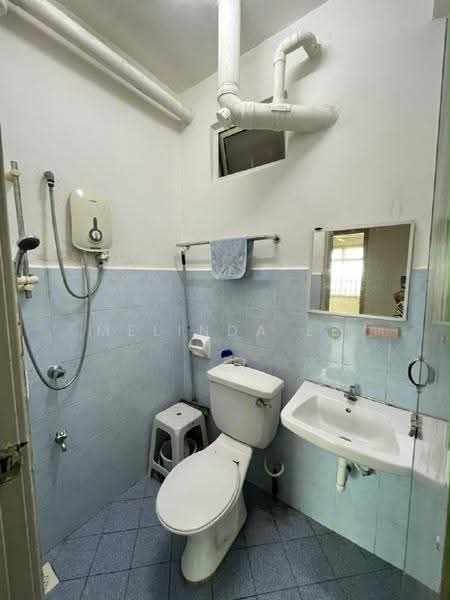 Pangsapuri untuk Dijual di Bayu Puteri 1 - Melinda Ee - Bathroom - PropertyGuru.com.my