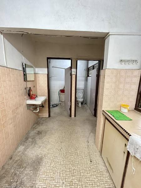 Apartment for Sale at Taman Kampar - Leong . - Bathroom - PropertyGuru.com.my