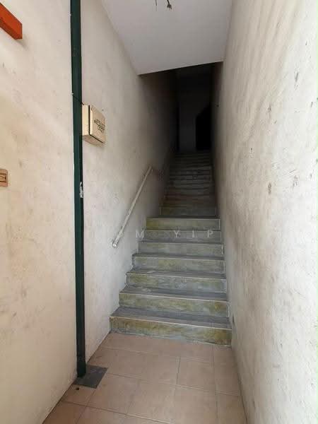 Shop / Office for Rent in Saujana Utama (Puncak Alam) - Tom Yip - Corridor - PropertyGuru.com.my