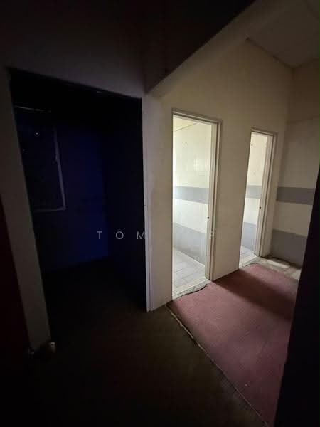 Shop / Office for Rent in Saujana Utama (Puncak Alam) - Tom Yip - Bathroom - PropertyGuru.com.my