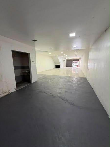 Shop / Office for Rent in Saujana Utama (Puncak Alam) - Tom Yip - Interior - PropertyGuru.com.my