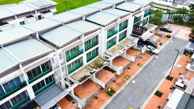 3-storey Terraced House for Sale in Taman Subang Mas (Subang Jaya) - Ashraff Daniel - Exterior - PropertyGuru.com.my