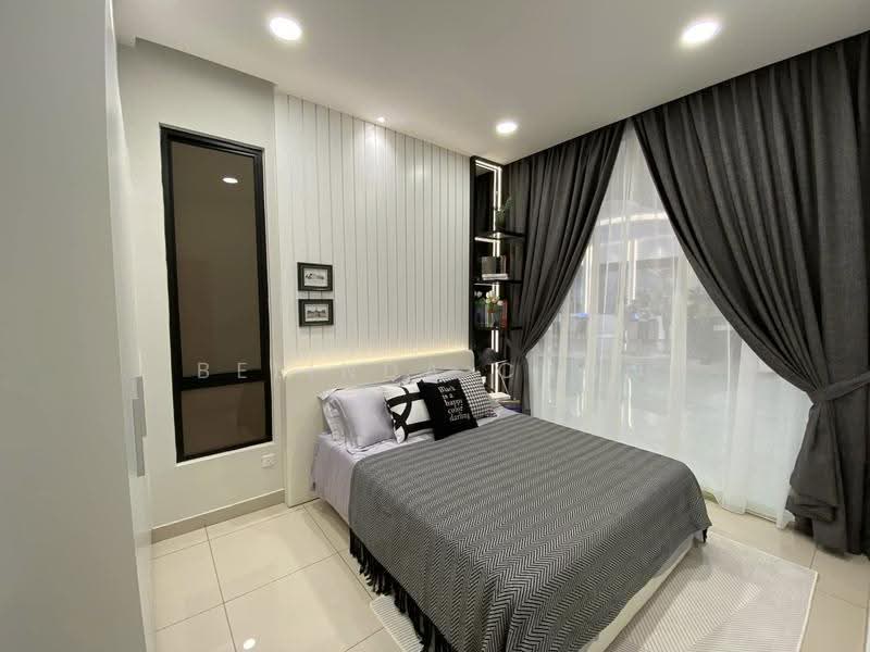 Kediaman Servis untuk Dijual di Paragon Gateway - Belinda Choo - Bedroom - PropertyGuru.com.my