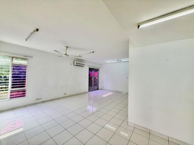 Rumah Berkembar untuk Disewa di Taman Aman Perdana (Kapar) - Kow Tze Fui - Living Room - PropertyGuru.com.my
