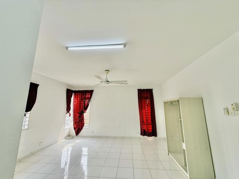 Rumah Berkembar untuk Disewa di Taman Aman Perdana (Kapar) - Kow Tze Fui - Living Room - PropertyGuru.com.my