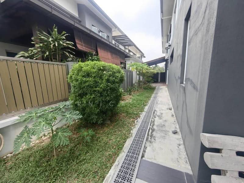 Rumah Berkembar untuk Dijual di Seri Kembangan (Selangor) - Arnica Low - PropertyGuru.com.my