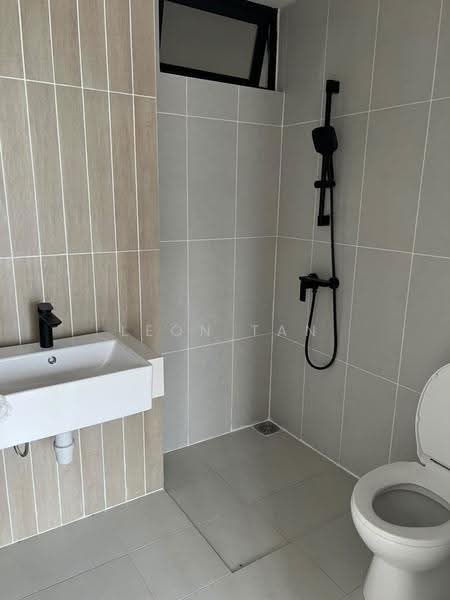 Kondominium untuk Dijual di Milano Eight - Leon Tan - Bathroom - PropertyGuru.com.my