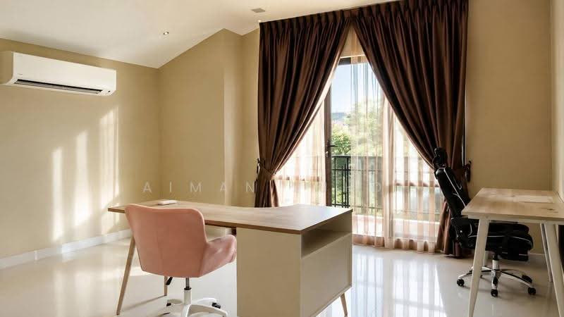 Rumah Teres 2.5-Tingkat untuk Dijual di Seksyen 16 (Shah Alam) - AIMAN ZUHDI - Study - PropertyGuru.com.my