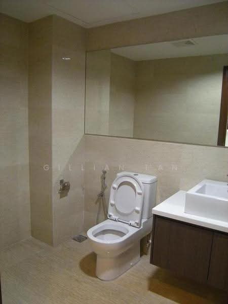 Kediaman Servis untuk Dijual di Regalia Residence - Gillian Tan - Bathroom - PropertyGuru.com.my