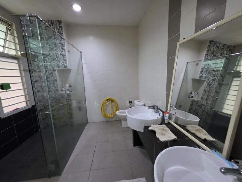 Semi-Detached House for Sale in Taman Nusa Bestari (Iskandar Puteri (Nusajaya)) - Suny Sior - Bathroom - PropertyGuru.com.my